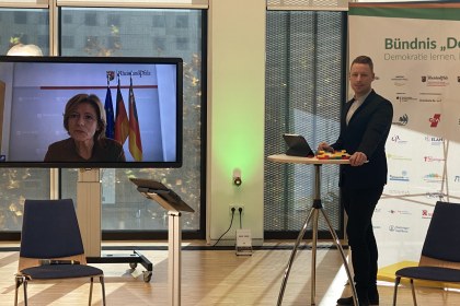 Ansprache von Ministerpräasidentin Malu Dreyer über Video-Anruf